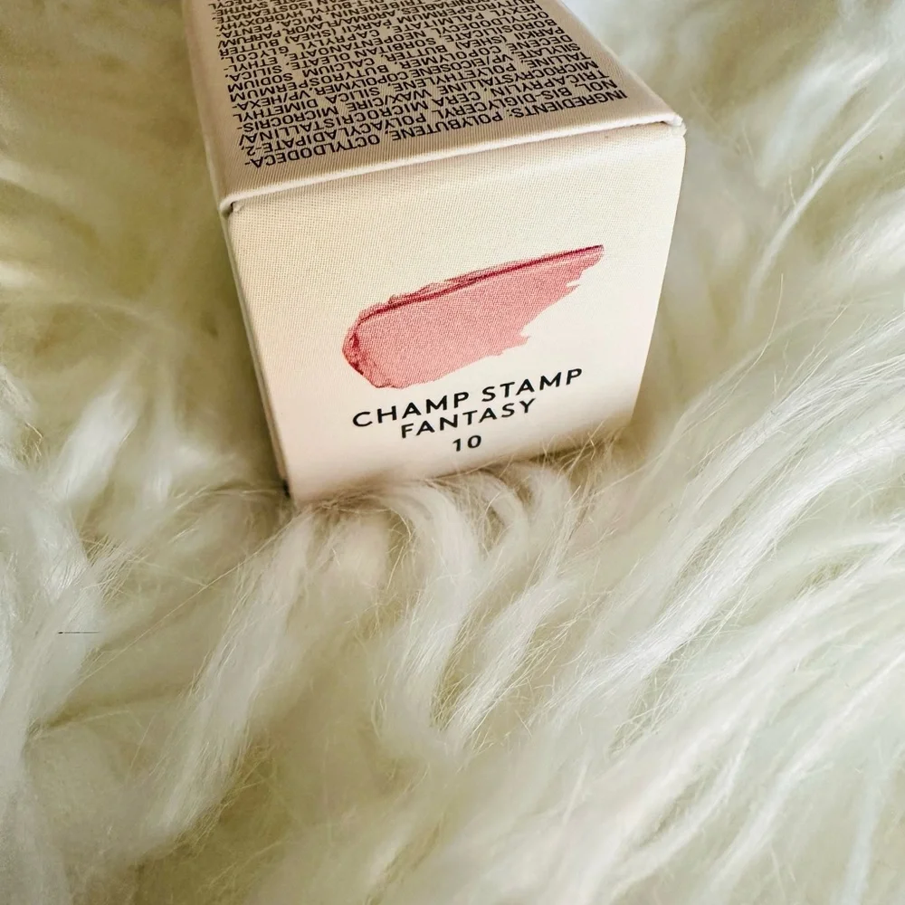 Fenty Beauty Gloss Bomb Champ Stamp Fantasy